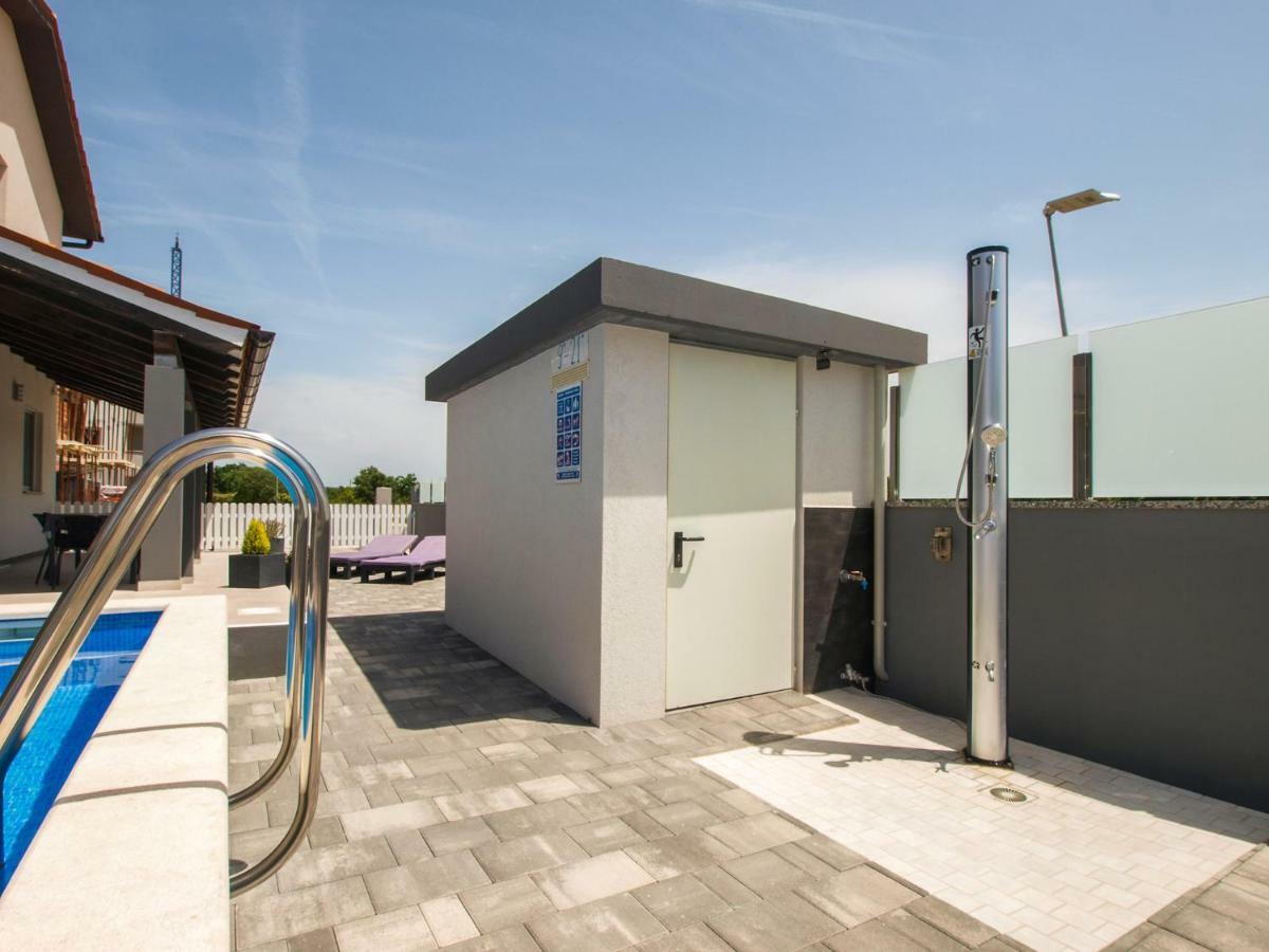 4 Stars Apartments-Pikula Fažana Dış mekan fotoğraf