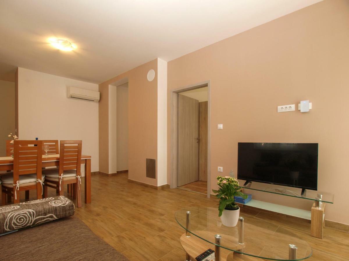 4 Stars Apartments-Pikula Fažana Dış mekan fotoğraf