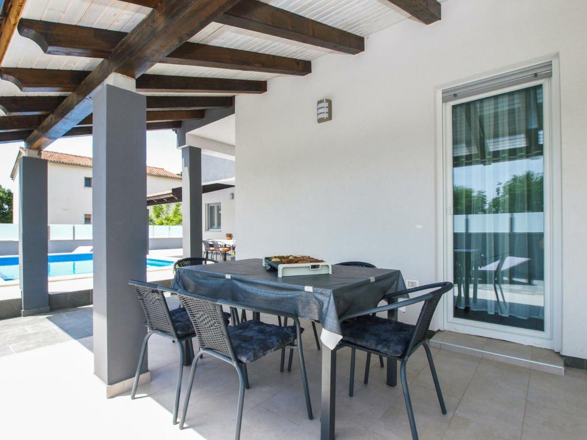 4 Stars Apartments-Pikula Fažana Dış mekan fotoğraf