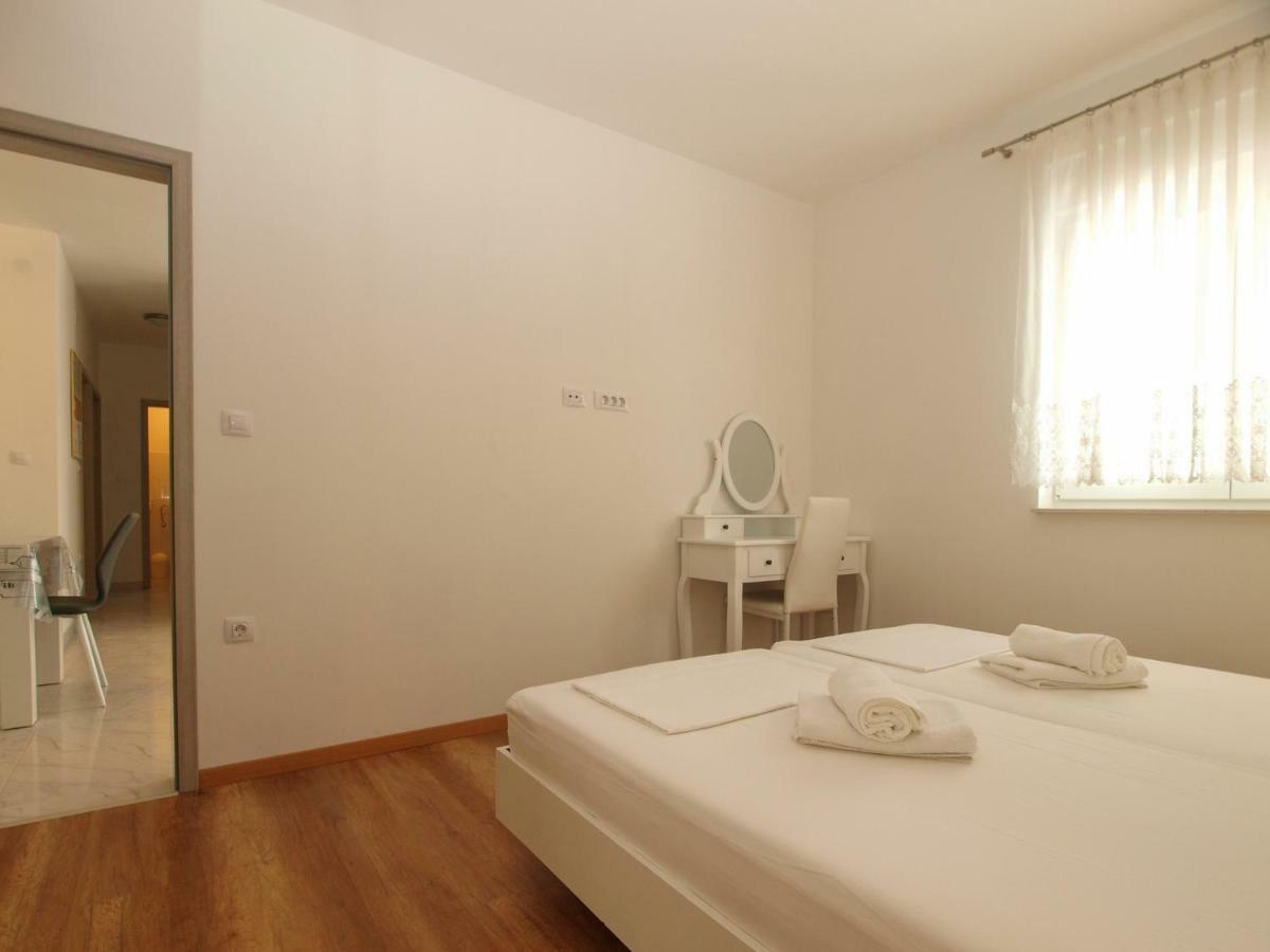 4 Stars Apartments-Pikula Fažana Dış mekan fotoğraf