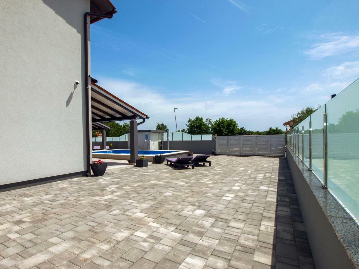 4 Stars Apartments-Pikula Fažana Dış mekan fotoğraf
