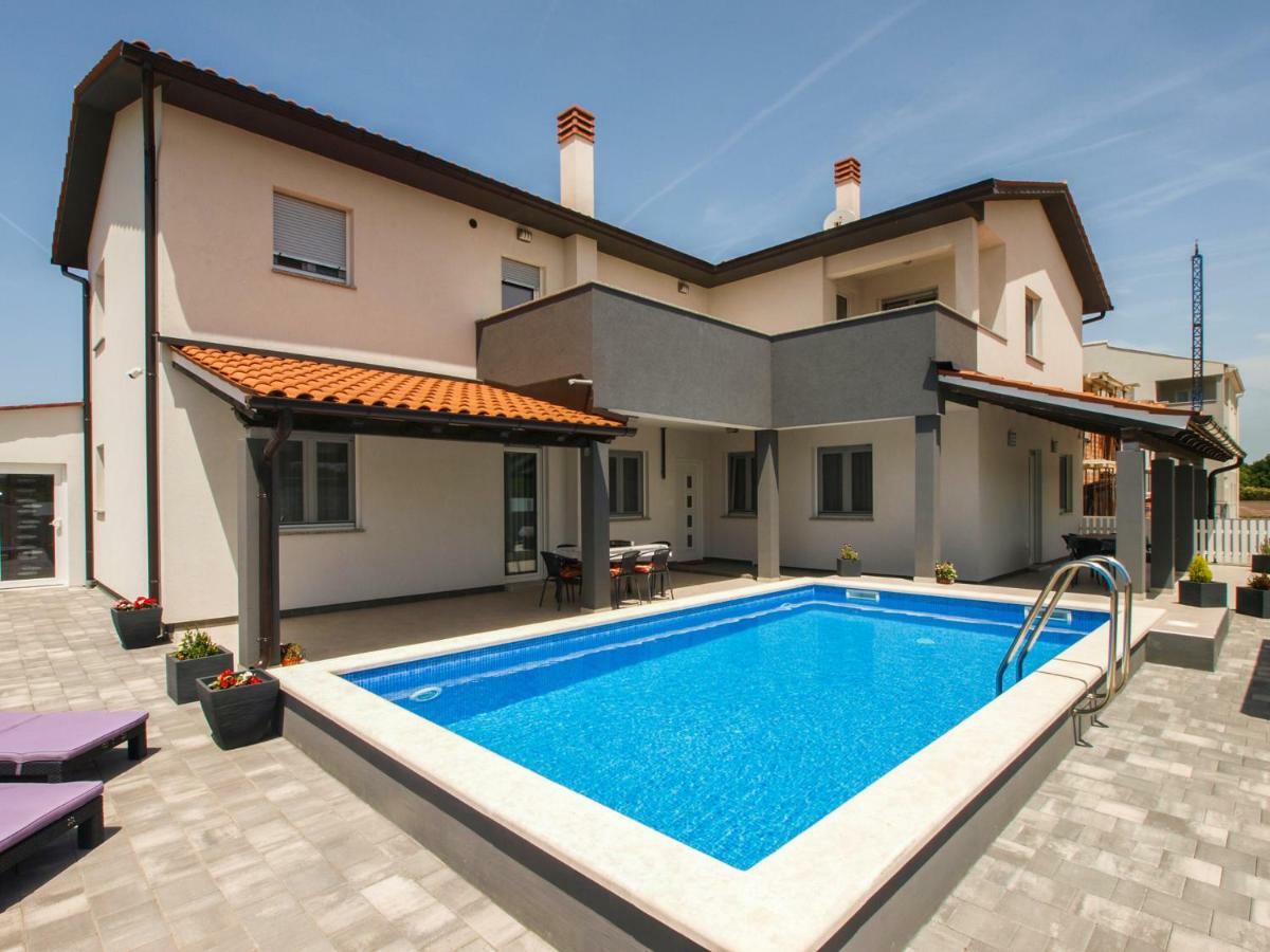 4 Stars Apartments-Pikula Fažana Dış mekan fotoğraf