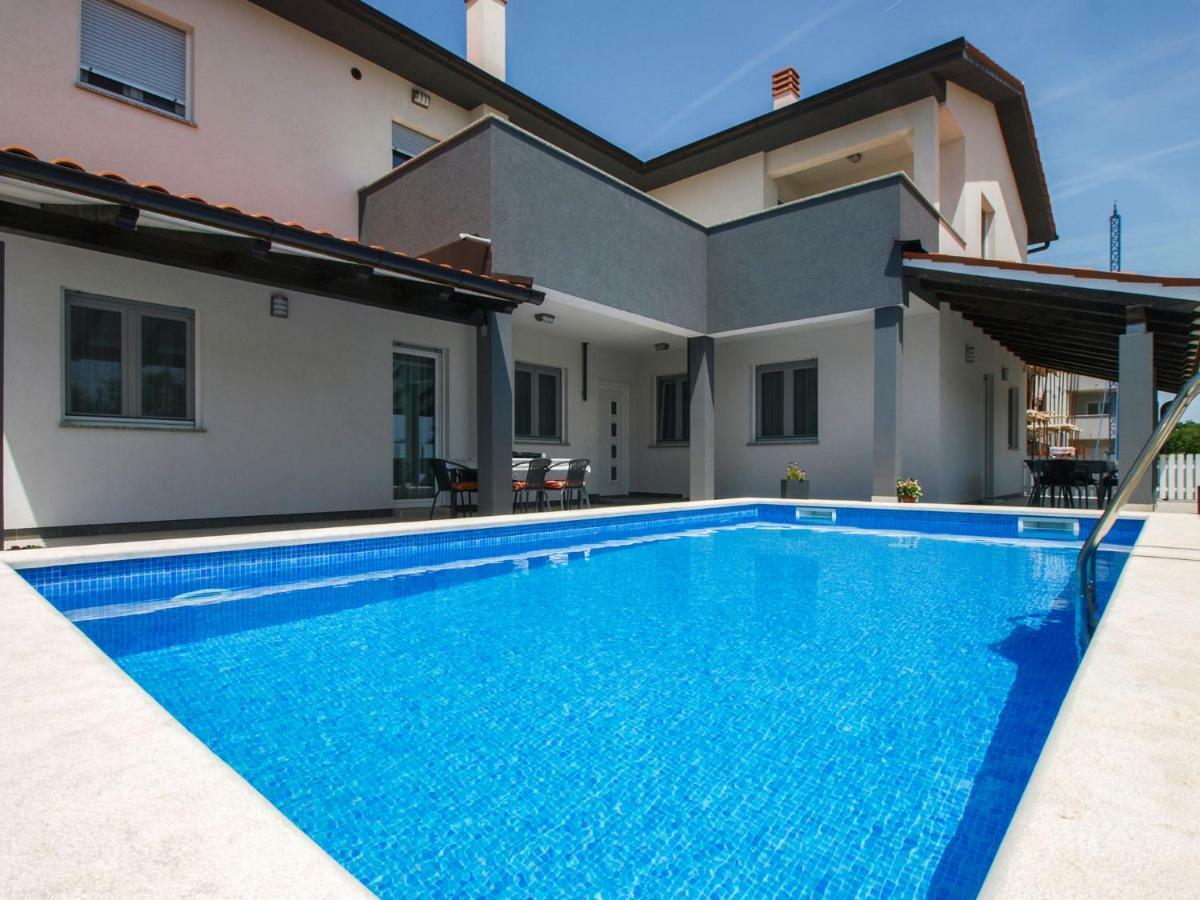 4 Stars Apartments-Pikula Fažana Dış mekan fotoğraf