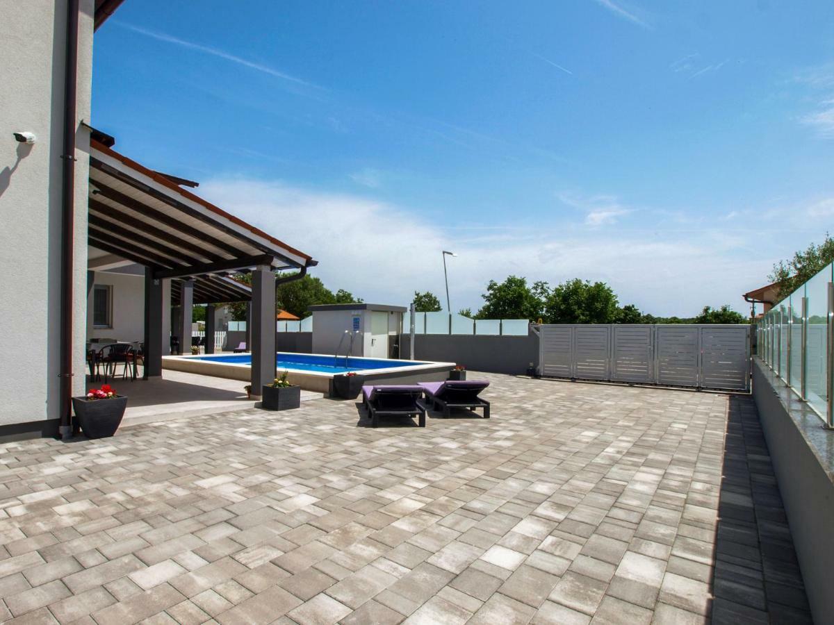 4 Stars Apartments-Pikula Fažana Dış mekan fotoğraf